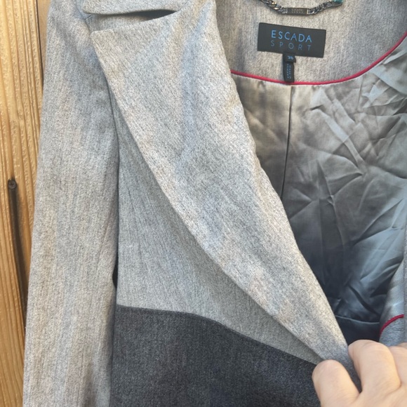 ESCADA SPORT! My apologies needs pressing & I’m post surgery, it’s like new! - Picture 3 of 16